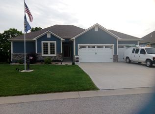 508 SW Russell St, Oak Grove, MO 64075