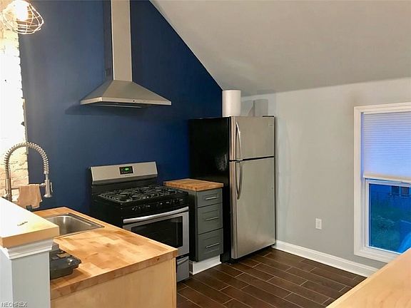 4th image of 1354 W 65th St