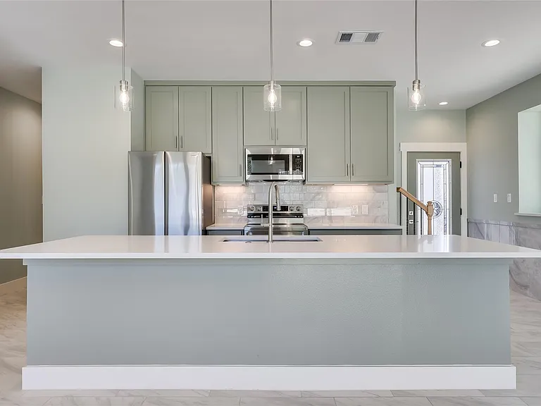 20502 Bonanza St #2 — Photo 2