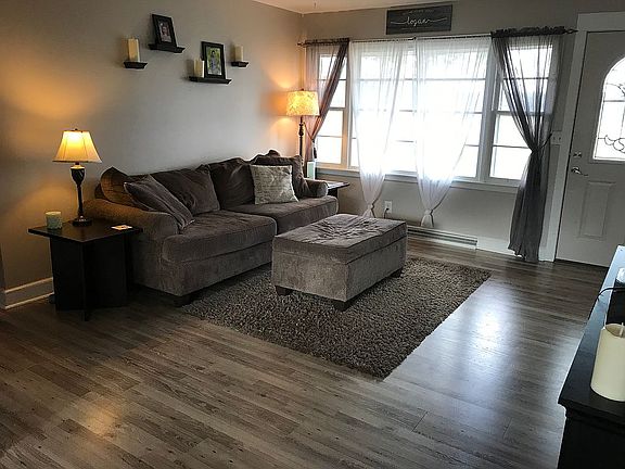 4th image of 1296 W Fremont St