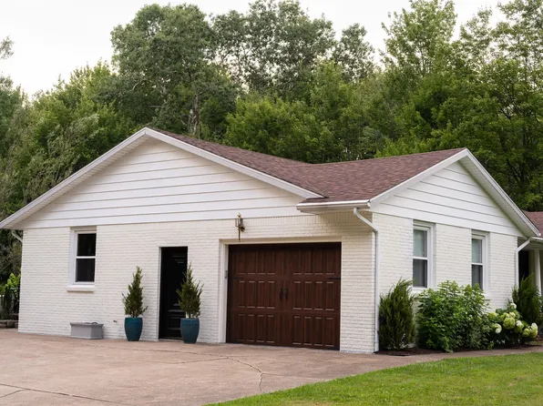 9758 Peach St, Waterford, PA 16441