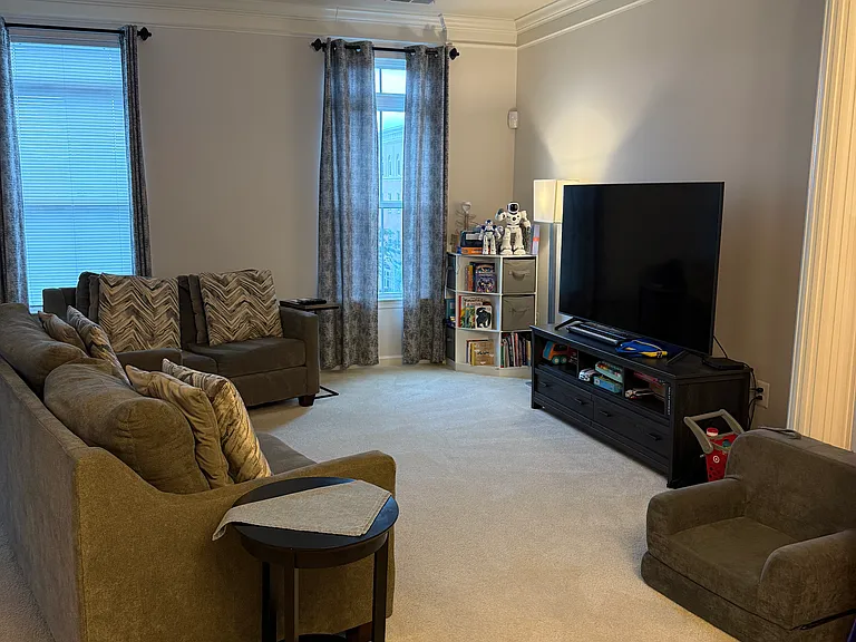 434 Parkview Ave #434 — Photo 4