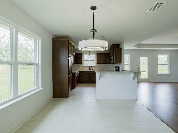 5th image of 6379 Bridgewater Dr E