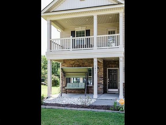 2nd image of 1011 Poplar St