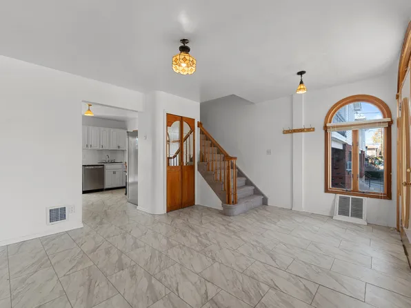 2452 East 74th Street image 5 of 27