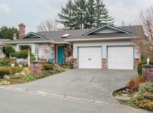 4010 Hollyridge Pl, Saanich, BC V8N 5Z8