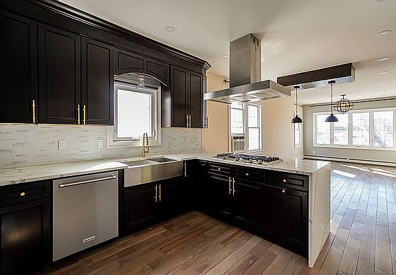 3rd image of 50-21 39th St Floor 2