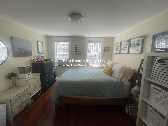 4th image of 38 Gibson St #6B