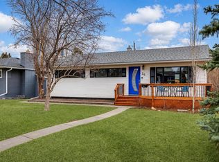 26 W Galway Cres SW, Calgary, AB T3E 4Y3