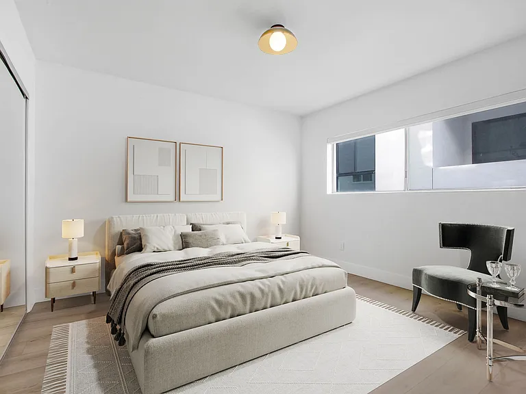 1333 N Martel — Photo 38