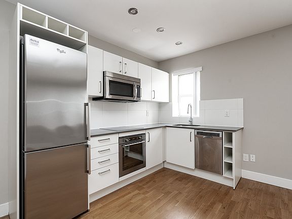 2nd image of 83 Isabella St #683116