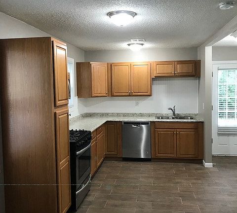 2nd image of 5028 Forest Ave