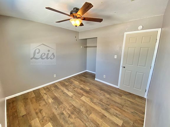 5th image of 319 Poplar St
