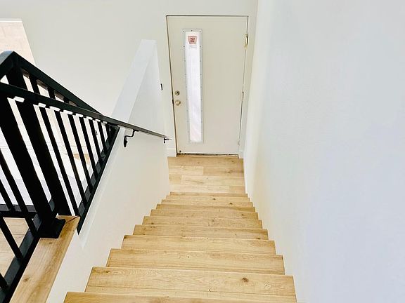 2nd image of 6028 Craner Ave #8