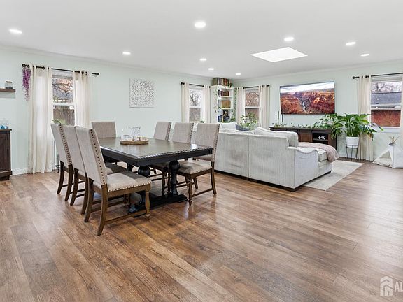 2nd image of 8 Johnson Rd