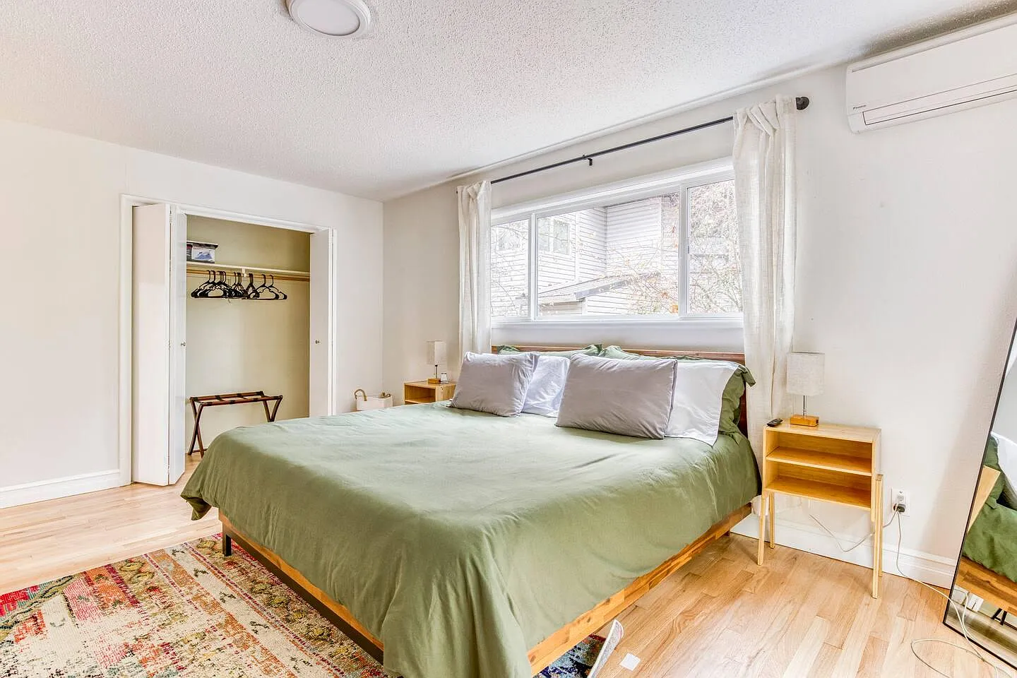 5 bed, 3983 sqft, $7,500 — Photo 3