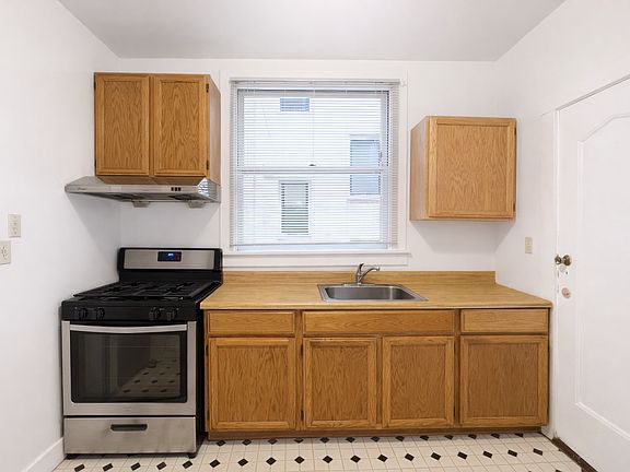 4th image of 1115 Taylor St APT 3