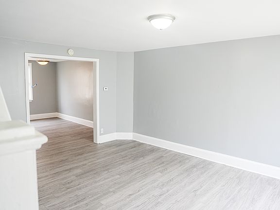 2nd image of 3249 Westmont Ave