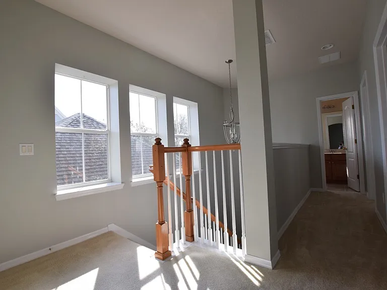 1619 Hanks Ave — Photo 11