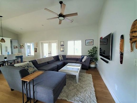 4th image of 3116 W Pearl Ave