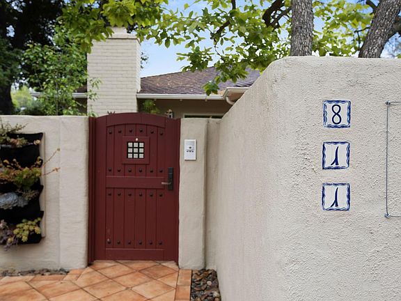 3rd image of 811 Channing Ave