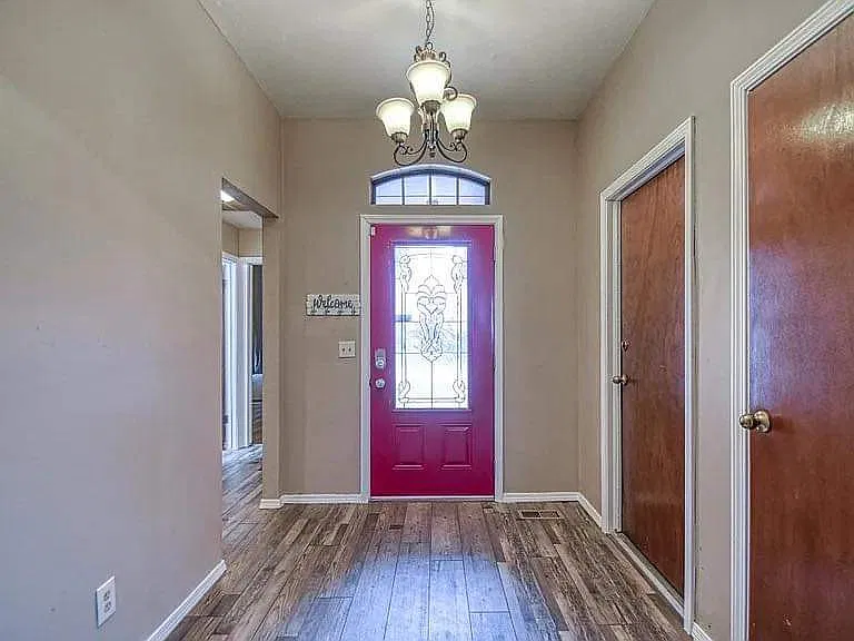 4 bed, 1752 sqft, $2,200 — Photo 2