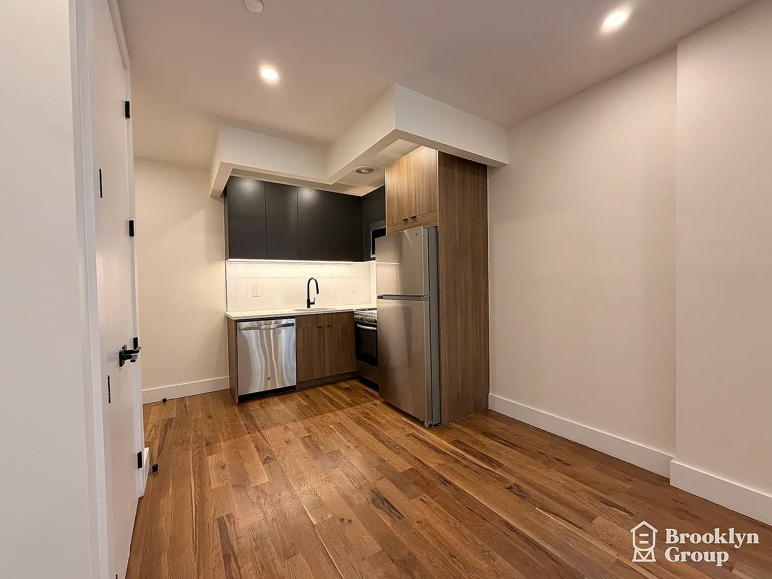 3308 Glenwood Road — Photo 3