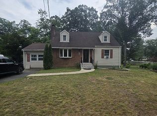 20 Fisher Ave, Pearl River, NY 10965