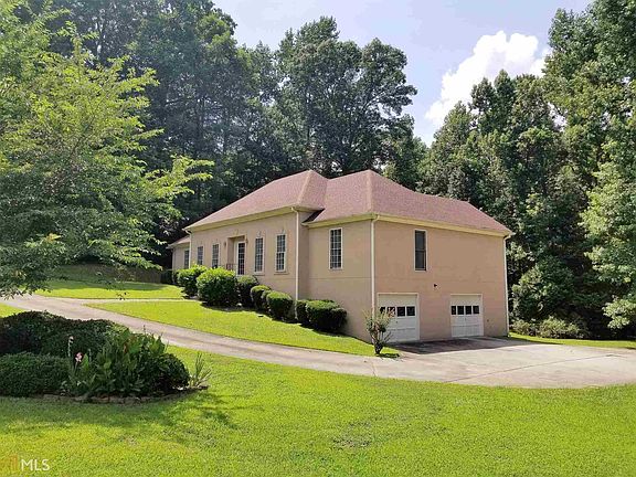 2nd image of 105 North Dr