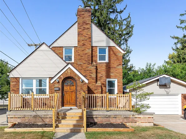 2824 11th St, Wyandotte, MI 48192