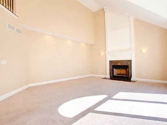 4th image of 25764 W Sunnymere Dr