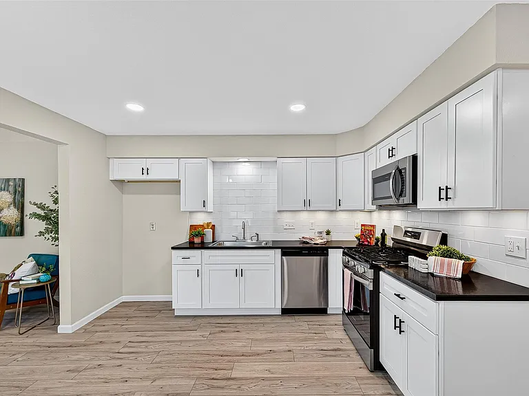 13822 Northlake Dr — Photo 10