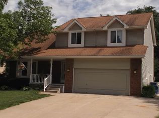 925 Edgewood Blvd, Papillion, NE 68046