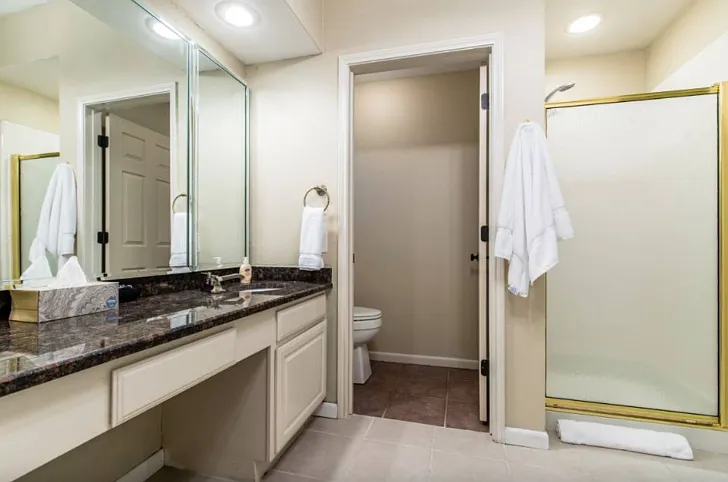 2407 Winding Hollow Ln — Photo 10