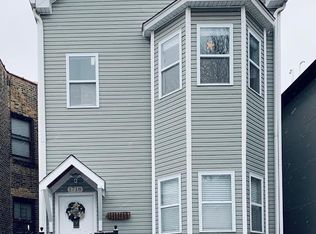 1718 N Campbell Ave, Chicago, IL 60647