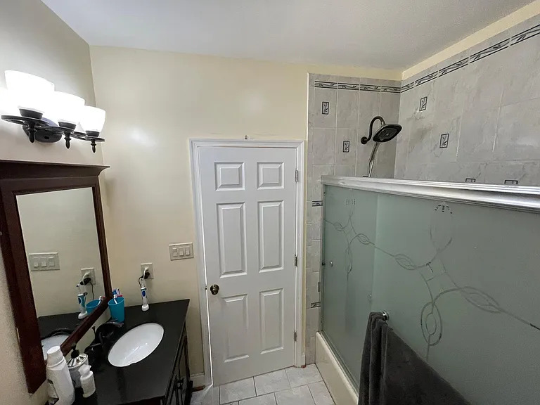 3210 E Baltimore St — Photo 13