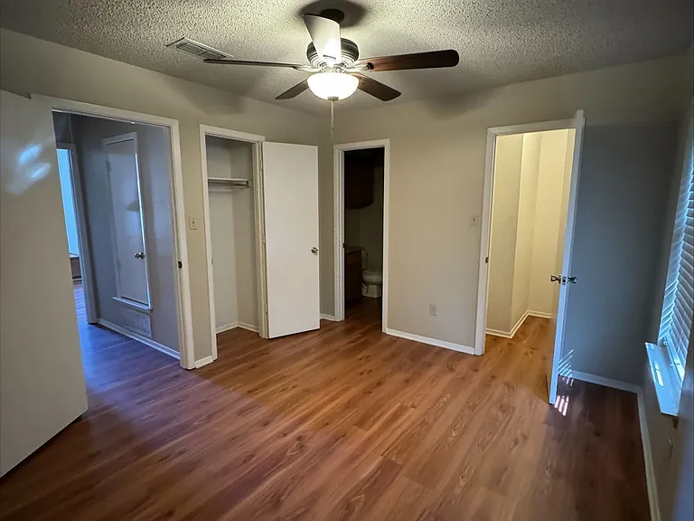 1227 Dallas Dr — Photo 14