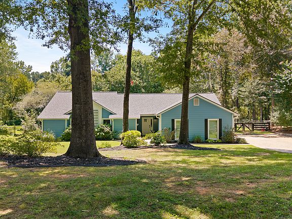 4th image of 3120 Maple Ln