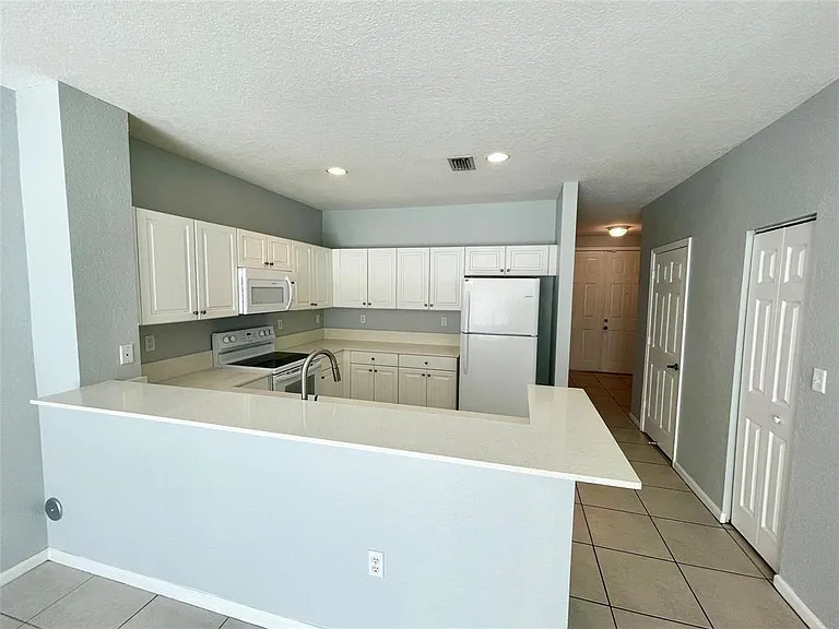 6301 Landings Ter — Photo 11