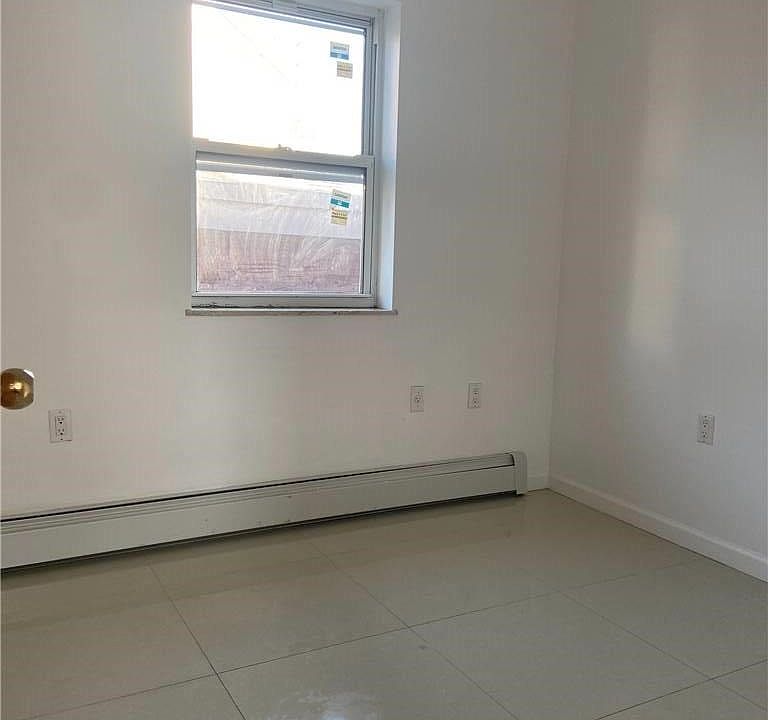 1st image of 137-57 Laburnum Ave Floor 1