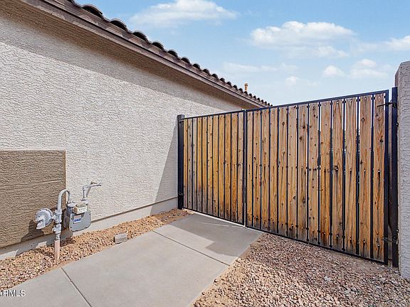 4th image of 9253 E MONTE Avenue