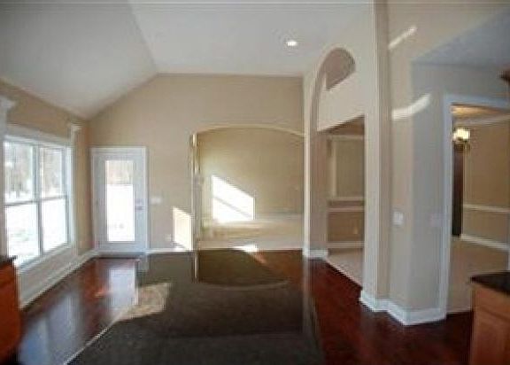 3rd image of 21241 Breckenridge Ln