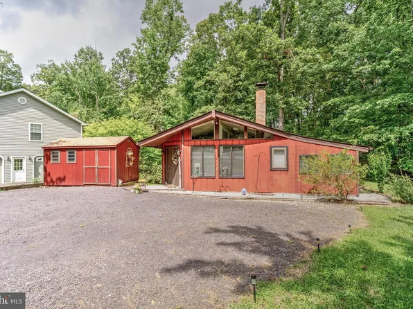 3805 Lakeview Pkwy, Locust Grove, VA 22508