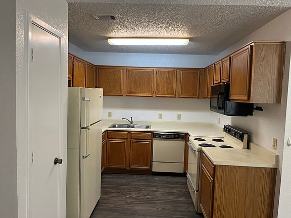 5th image of 10262 Aurora Dr