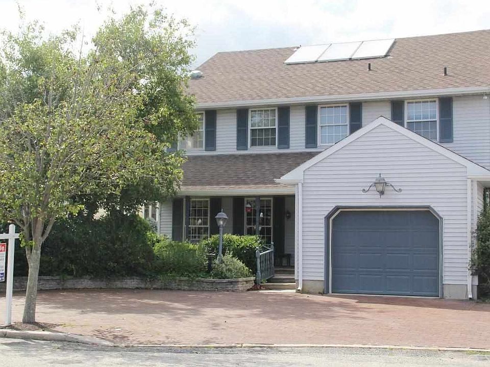 1st image of 6 Gilbert Ln