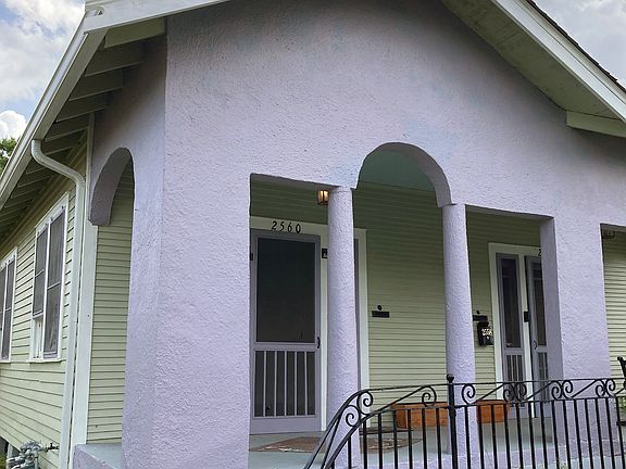 Front of apartment with porch