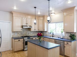 1945 Ridgehill Dr, Bountiful, UT 84010