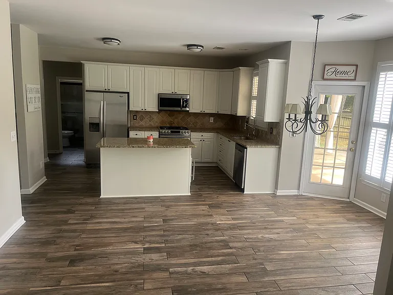 2624 E Madison Dr — Photo 5