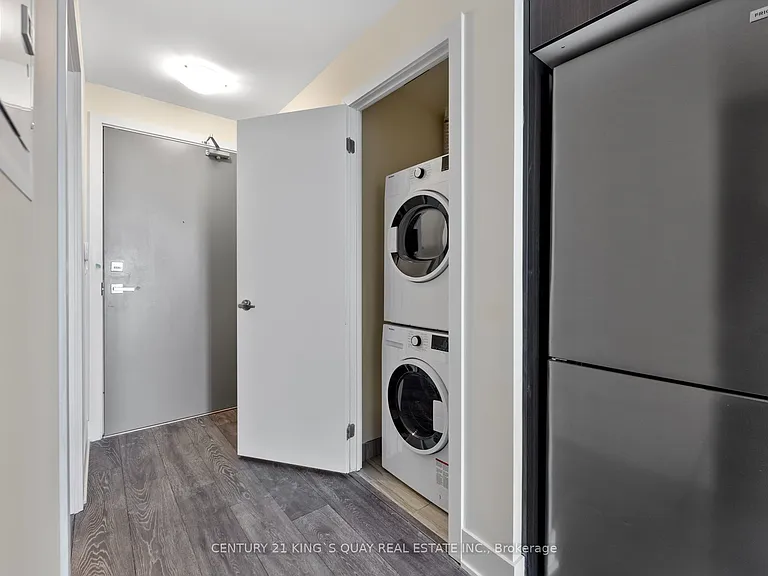 188 Fairview Mall Dr #822 — Photo 17