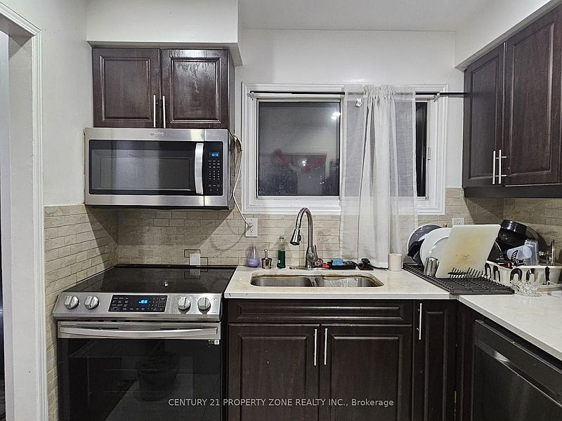 Brampton House for rent - 3 Bedrooms — photo 2